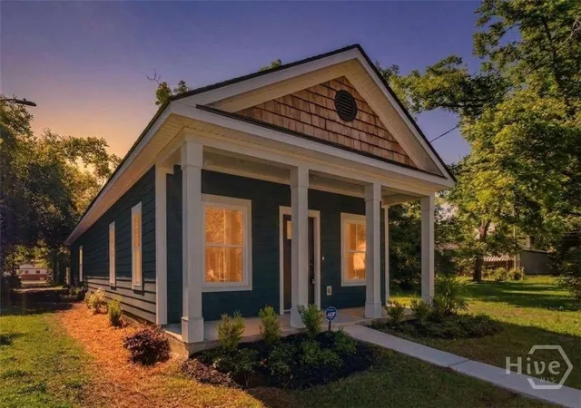 Photo 2 of Single family home for sale at 1410 Le Grand St, Savannah, GA 31401 | MLS# SA356495 | Listing updated on 2026-07-22