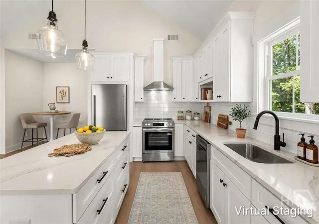 Photo 3 of Single family home for sale at 1410 Le Grand St, Savannah, GA 31401 | MLS# SA356495 | Listing updated on 2026-07-22