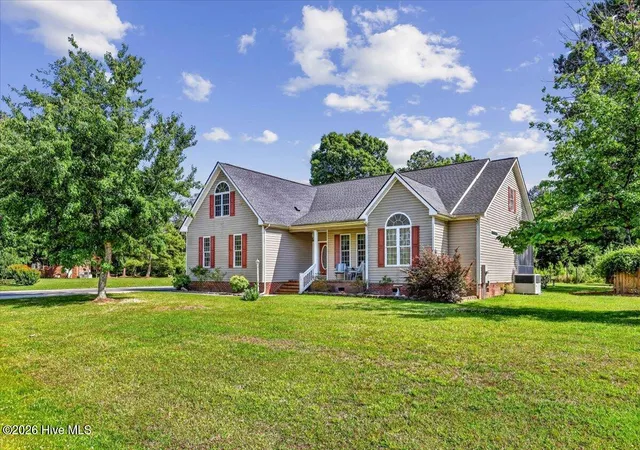 Photo 3 of Single family home for sale at 105 W Raintree Ln, Goldsboro, NC 27534 | MLS# 100576195 | Listing updated on 2026-09-17