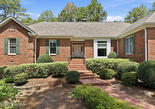 Photo 1 of Single family home for sale at 86 Pinewild Dr, Pinehurst, NC 28374 | MLS# 100588796 | Listing updated on 2026-08-18