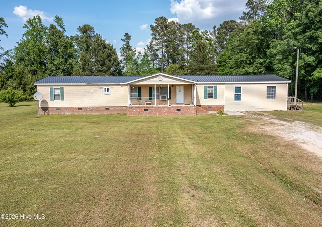 Homes for sale in Bladenboro, NC | 134 Gowens Rd, Bladenboro, NC 28320 | MLS# 100571601