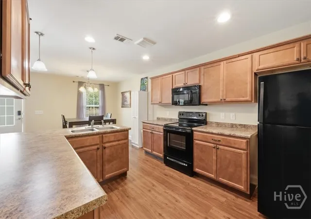 Photo 4 of Single family home for sale at 121 Ristona Dr, Savannah, GA 31419 | MLS# SA360337 | Listing updated on 2026-10-08