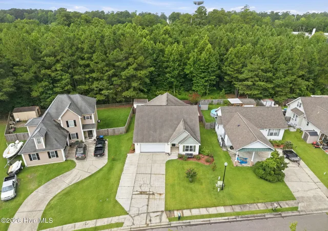 Photo 3 of Single family home for sale at 1004 Bally Bunion Ln, Burgaw, NC 28425 | MLS# 100593160 | Listing updated on 2026-09-27