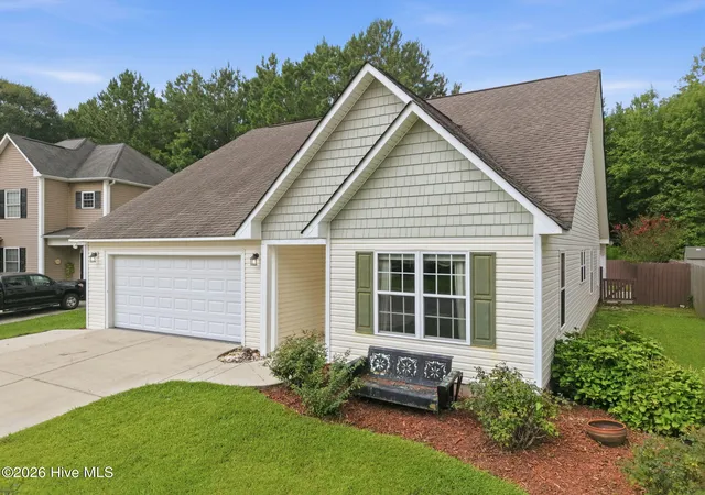 Photo 4 of Single family home for sale at 1004 Bally Bunion Ln, Burgaw, NC 28425 | MLS# 100593160 | Listing updated on 2026-09-27