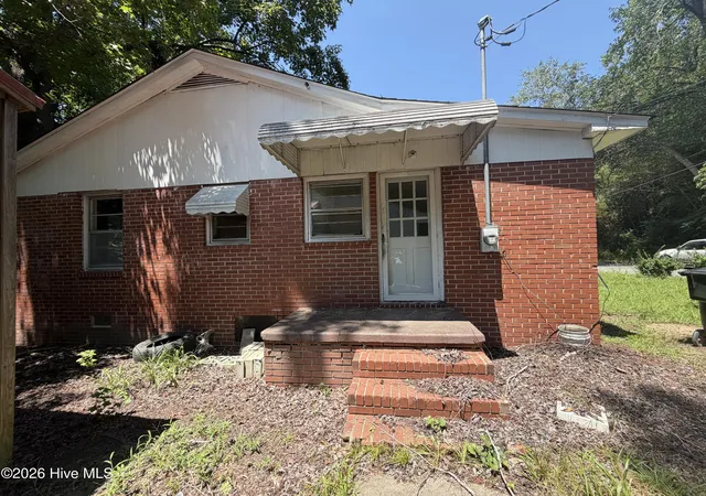 Photo 2 of Single family home for sale at 1205 Cedar Ln, Kinston, NC 28501 | MLS# 100592708 | Listing updated on 2026-08-18