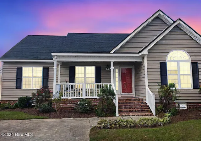 Homes for sale in Winterville, NC | 1124 Sebring Dr, Winterville, NC 28590 | MLS# 100584754