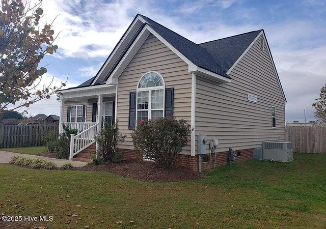 Homes for sale in Winterville, NC | 1124 Sebring Dr, Winterville, NC 28590 | MLS# 100584754