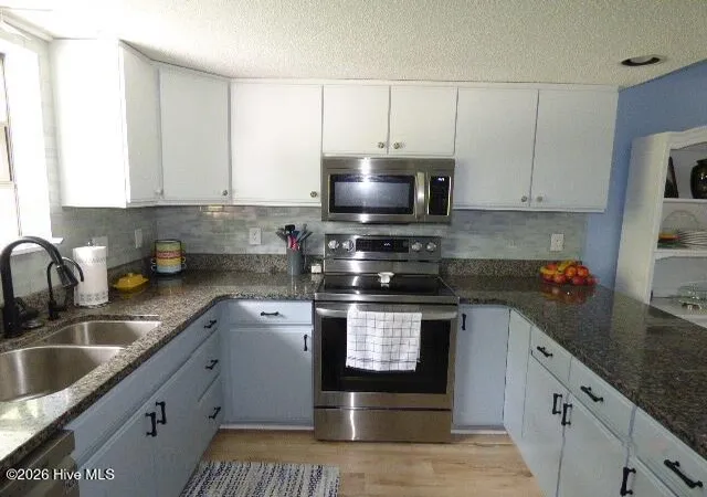 Photo 3 of Townhouse for sale at 10082 Windward Dr, New Bern, NC 28560 | MLS# 100592012 | Listing updated on 2026-08-18