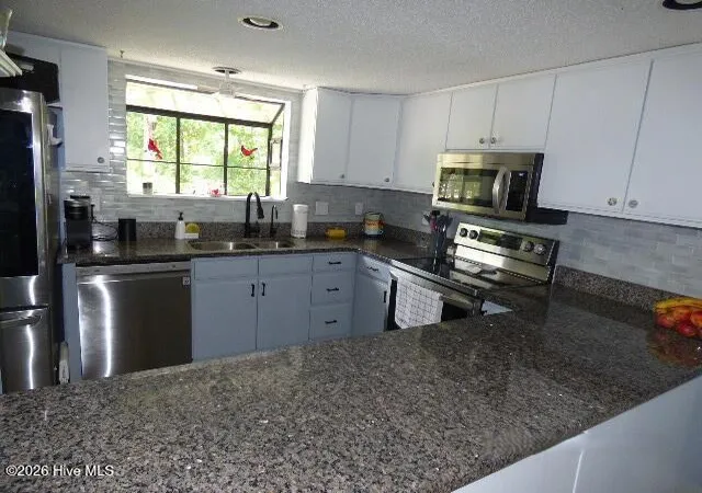 Photo 3 of Townhouse for sale at 10082 Windward Dr, New Bern, NC 28560 | MLS# 100592012 | Listing updated on 2026-08-18