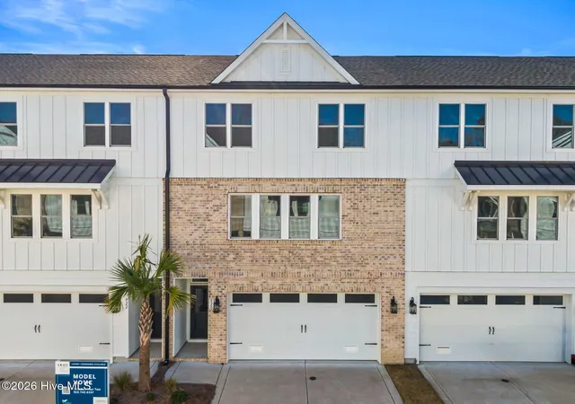 Townhouse for sale at 820 Anchors Bnd Way, Wilmington, NC 28411 | MLS# 100592936