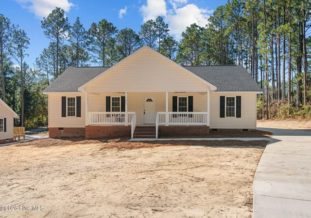 Homes for sale in Hamlet, NC | 217 Beech St, Hamlet, NC 28345 | MLS# 100540715