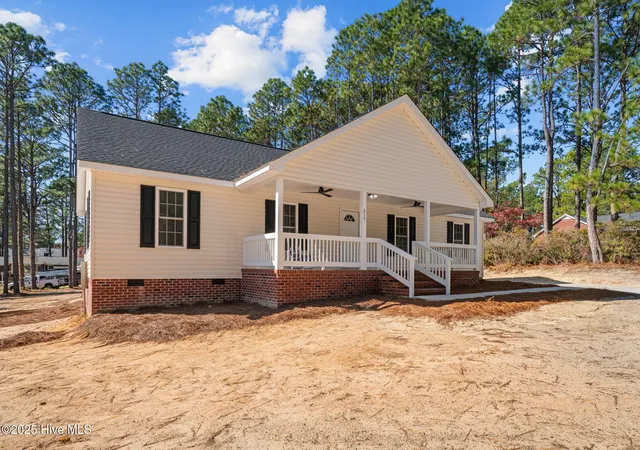 Homes for sale in Hamlet, NC | 217 Beech St, Hamlet, NC 28345 | MLS# 100540715