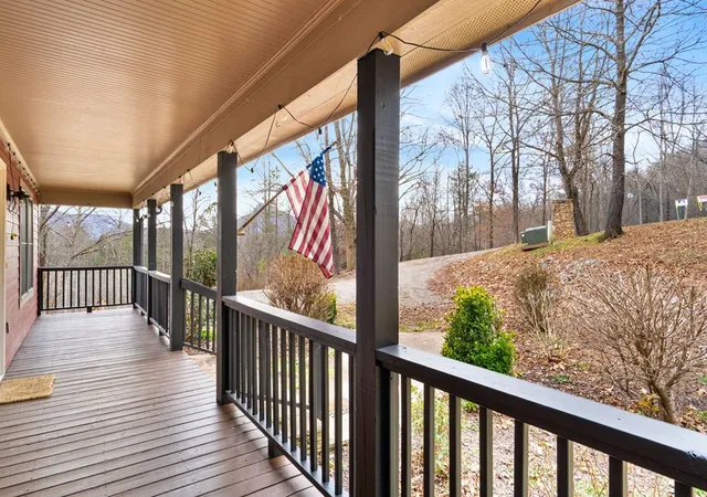 Homes for sale in Hayesville, NC | 202 Bell Orchard Dr, Hayesville, NC 28904 | MLS# 98518894