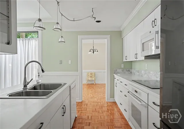 Listing Photo 5 - Condo for sale in building located at 34 Dame Kathryn Dr, Savannah, GA 31411