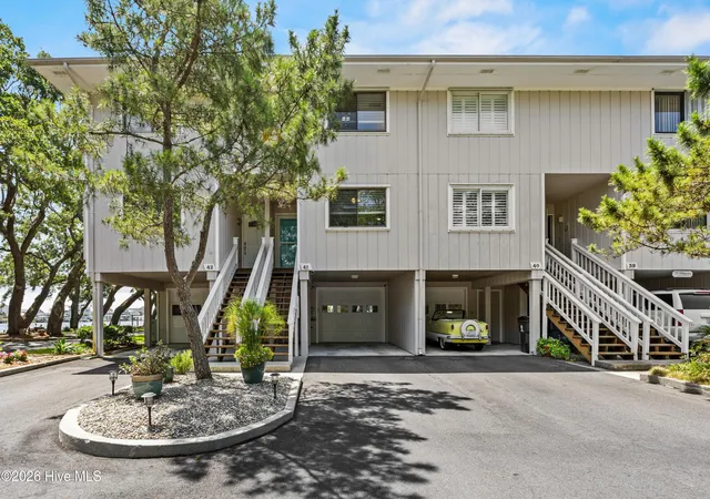 3rd image of 1200 Saint Joseph St, Carolina Beach, NC 28428