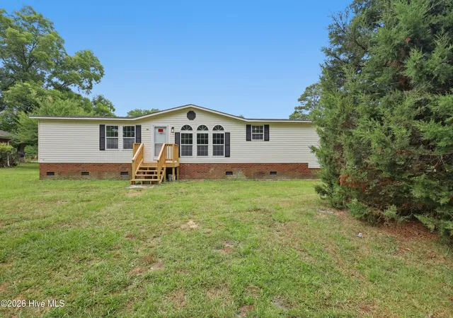 Homes for sale in Beulaville, NC | 107 W Robertson St, Beulaville, NC 28518 | MLS# 100582817