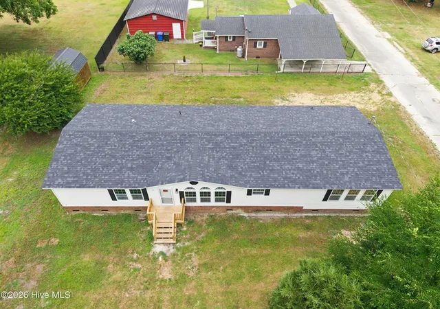 Homes for sale in Beulaville, NC | 107 W Robertson St, Beulaville, NC 28518 | MLS# 100582817