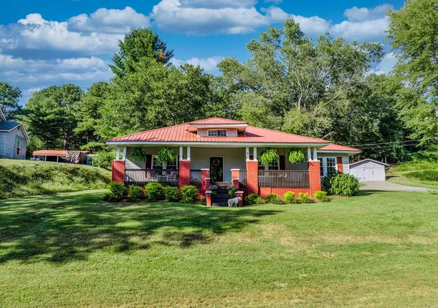 Homes for sale in Copperhill, TN | 195 Isabella Ave, Copperhill, TN 37317 | MLS# 98534529