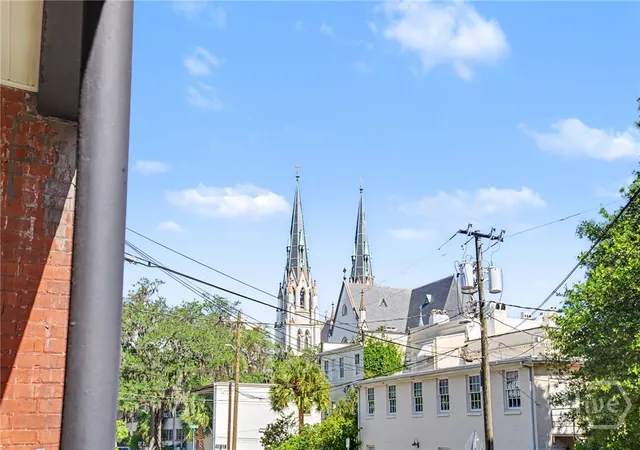 Listing Photo 2 - Condo for sale in building located at 316 E Charlton St, Savannah, GA 31401 - Unit #