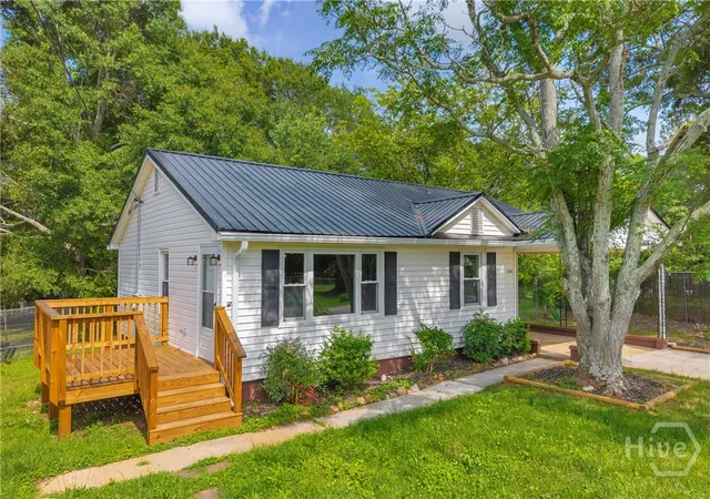 Homes for sale in Lavonia, GA | 266 Randall St, Lavonia, GA 30553 | MLS# CL357252