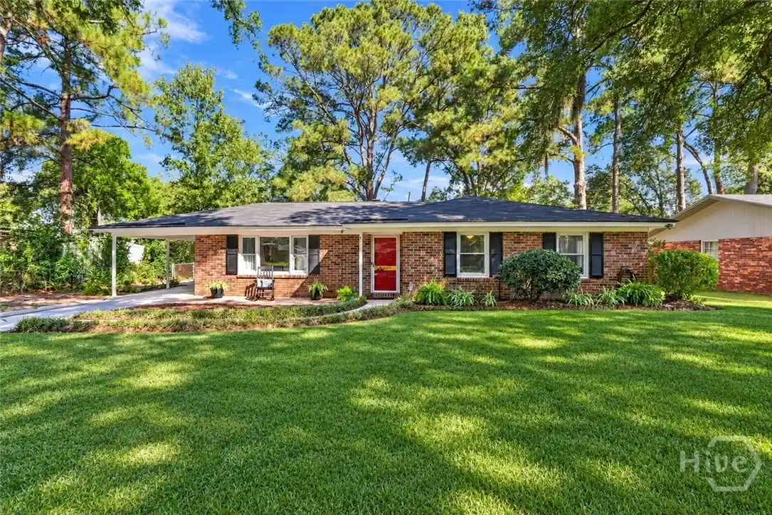 Photo 1 of Single family home for sale at 520 Red Oak Dr, Savannah, GA 31419 | MLS# SA366575 | Listing updated on 2026-10-30