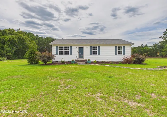 Homes for sale in Carthage, NC | 117 Fawnwood Pl, Carthage, NC 28327 | MLS# 100585491