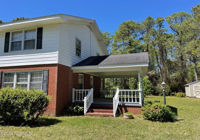 3rd image of 152 W Bayshore Dr, Cedar Island, NC 28520 | MLS# 100581542