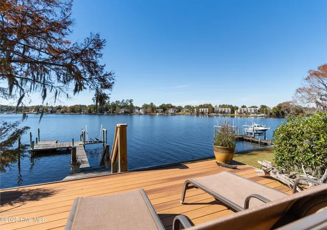 Photo 3 of Single family home for sale at 810 Madam Moores Ln, New Bern, NC 28562 | MLS# 100540713 | Listing updated on 2026-08-31