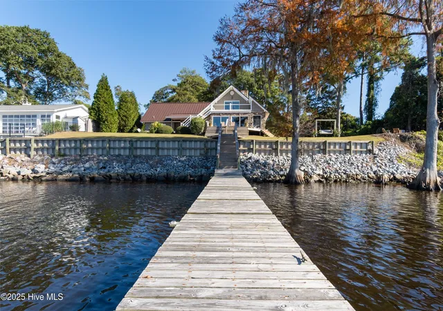 Photo 4 of Single family home for sale at 810 Madam Moores Ln, New Bern, NC 28562 | MLS# 100540713 | Listing updated on 2026-08-31