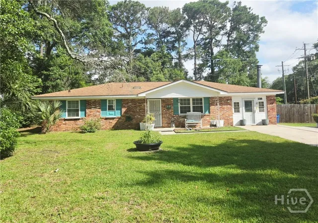 Photo 1 of Single family home for sale at 128 Wassaw Rd, Savannah, GA 31410 | MLS# SA362825 | Listing updated on 2026-09-15