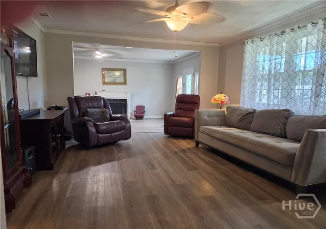 Photo 3 of Single family home for sale at 128 Wassaw Rd, Savannah, GA 31410 | MLS# SA362825 | Listing updated on 2026-09-15