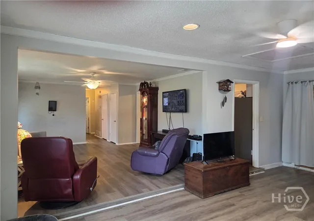 Photo 4 of Single family home for sale at 128 Wassaw Rd, Savannah, GA 31410 | MLS# SA362825 | Listing updated on 2026-09-15