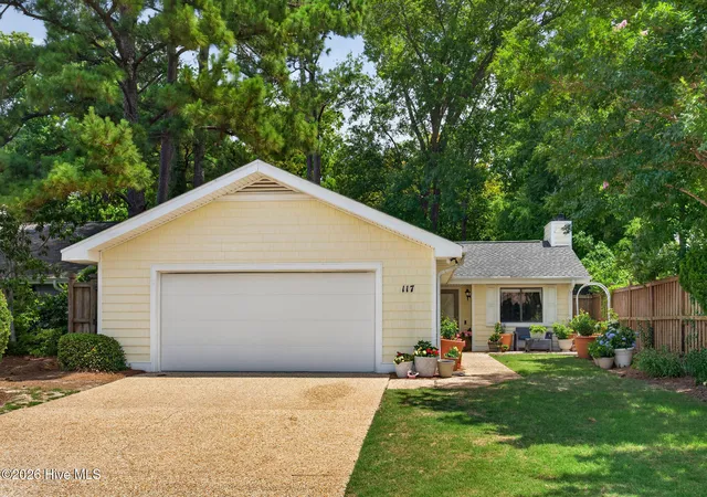 Photo 1 of Single family home for sale at 117 Vistamar Dr, Wilmington, NC 28405 | MLS# 100586795 | Listing updated on 2026-08-18