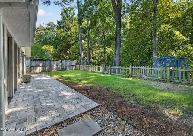 Photo 4 of Single family home for sale at 117 Vistamar Dr, Wilmington, NC 28405 | MLS# 100586795 | Listing updated on 2026-08-18