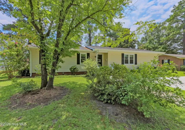 Photo 2 of Single family home for sale at 614 Forest Ln, Wallace, NC 28466 | MLS# 100593057 | Listing updated on 2026-09-22