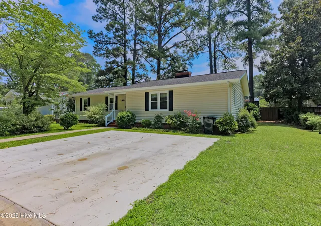 Photo 4 of Single family home for sale at 614 Forest Ln, Wallace, NC 28466 | MLS# 100593057 | Listing updated on 2026-09-22