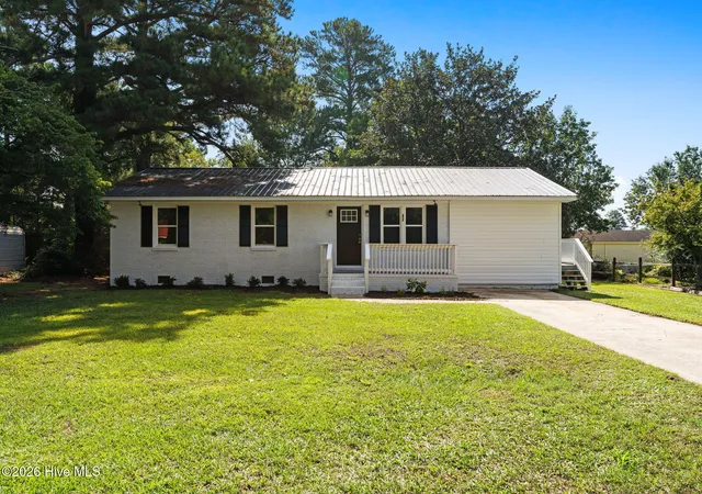 Photo 1 of Single family home for sale at 42 N Sixth St, Clarkton, NC 28433 | MLS# 100599777 | Listing updated on 2026-08-28