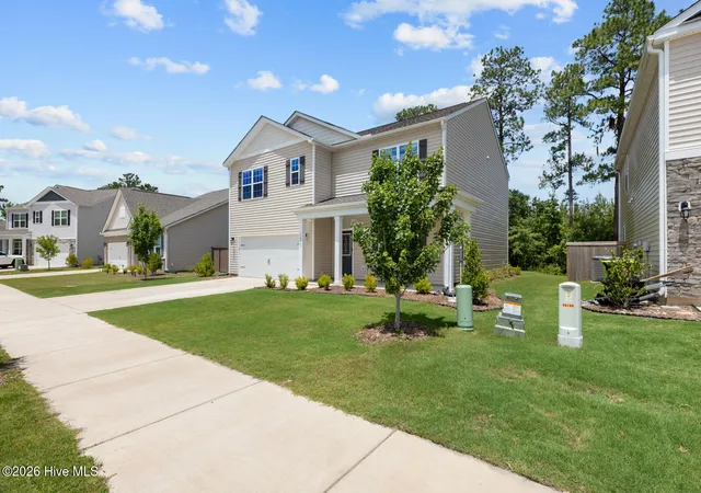 Photo 3 of Single family home for sale at 1013 Ella Bengel Dr, New Bern, NC 28562 | MLS# 100584003 | Listing updated on 2026-08-18