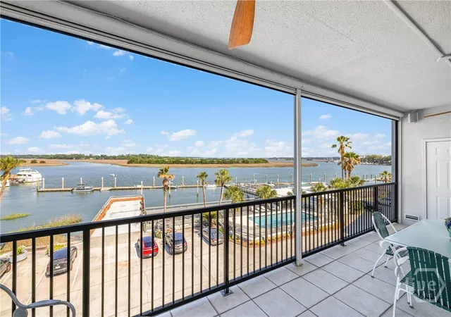 Listing Photo 5 - Condo for sale in building located at 2902 River Dr, Savannah, GA 31404 - Unit #B-301
