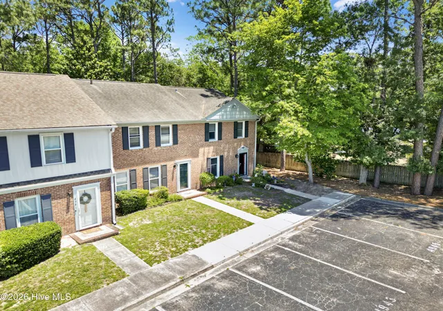 Photo 3 of Townhouse for sale at 4943 Marlin Ct, Wilmington, NC 28403 | MLS# 100580284 | Listing updated on 2026-09-02
