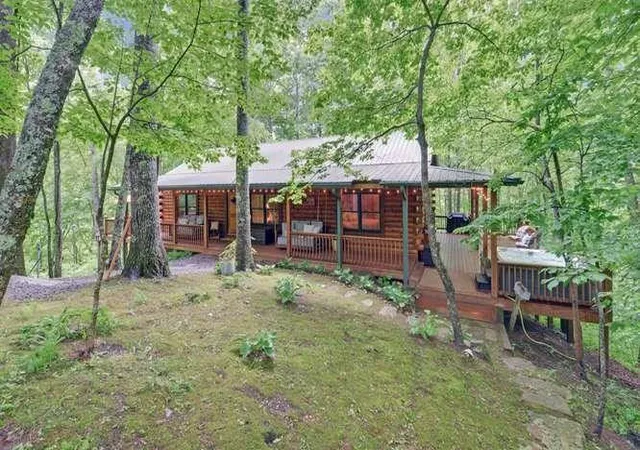 Photo 3 of Single family home for sale at 305 Junaluska Rd, Topton, NC 28781 | MLS# 98544202 | Listing updated on 2026-08-18