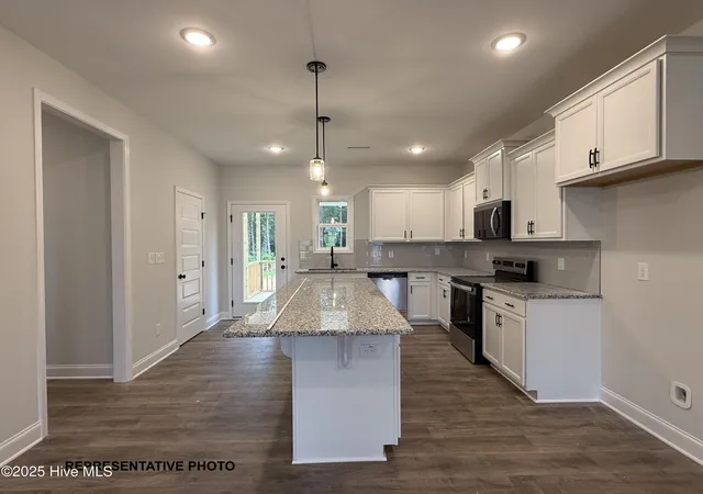 Photo 2 of Single family home for sale at 113 Beebalm Run, Dunn, NC 28334 | MLS# 100595158 | Listing updated on 2026-08-18