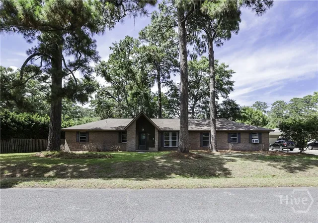 Photo 1 of Single family home for sale at 12 Jameswood Ave, Savannah, GA 31406 | MLS# SA356413 | Listing updated on 2026-07-07