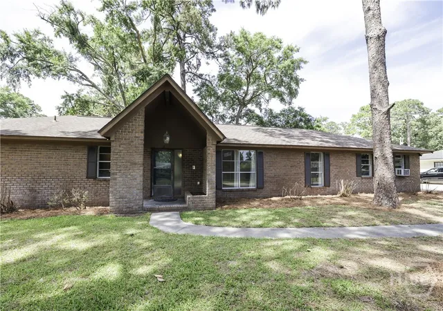 Photo 2 of Single family home for sale at 12 Jameswood Ave, Savannah, GA 31406 | MLS# SA356413 | Listing updated on 2026-07-07