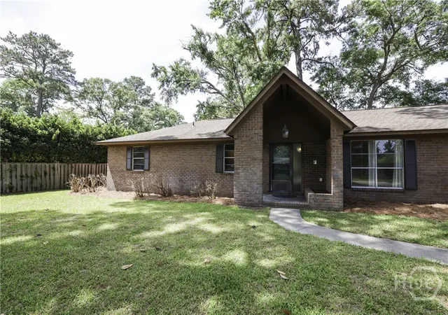 Photo 3 of Single family home for sale at 12 Jameswood Ave, Savannah, GA 31406 | MLS# SA356413 | Listing updated on 2026-07-07