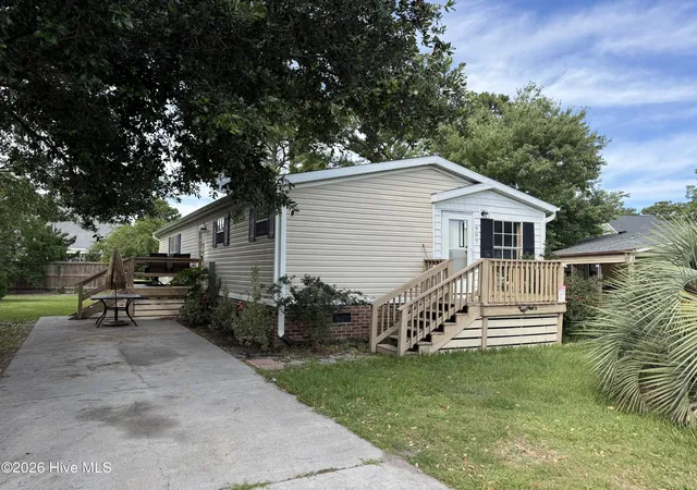 Photo 3 of Manufactured home for sale at 907 Kontiki Ct, Hampstead, NC 28443 | MLS# 100584551 | Listing updated on 2026-09-12