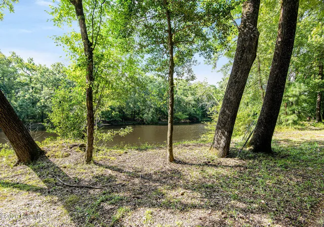 Photo 4 of Single family home for sale at 105 Whitestocking Ext, Burgaw, NC 28425 | MLS# 100586777 | Listing updated on 2026-09-14
