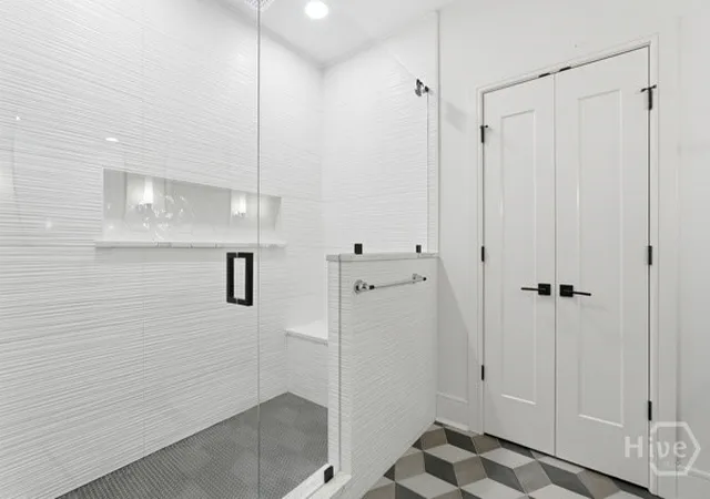 Listing Photo 2 - Condo for sale in building located at 5 Whitaker St, Savannah, GA 31401 - Unit #601