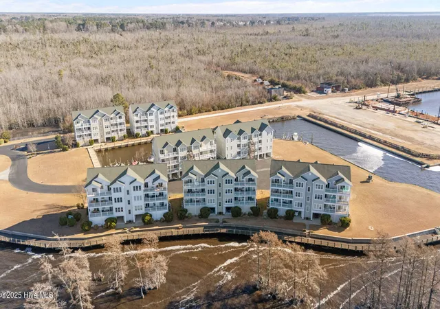 Listing Photo 1 - Condo for sale in building located at 416 Captains Cvs, Edenton, NC 27932 - Unit #F
