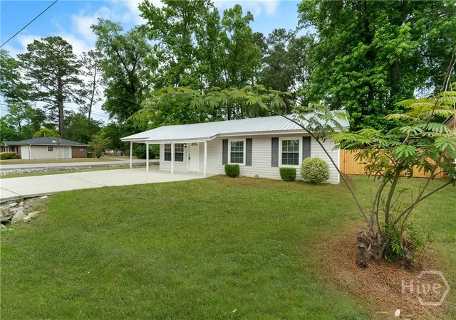 Homes for sale in Pooler, GA | 322 W Whatley St, Pooler, GA 31322 | MLS# SA355032